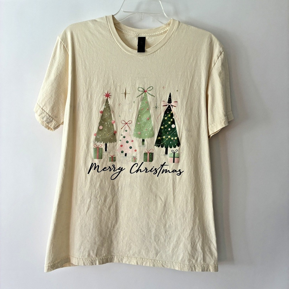 Gildan's Women's Medium Beige Softshell T-Shirt Christmas Trees Graphic Casual